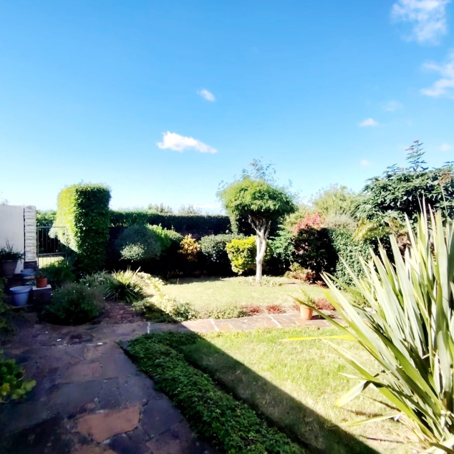 5 Bedroom Property for Sale in Vincent Heights Eastern Cape